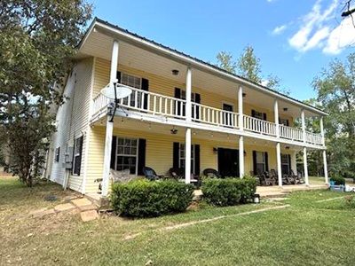 Southern Charm On 27.97 Acres -a Rare 5-bedroom Estate With Pool & Barn