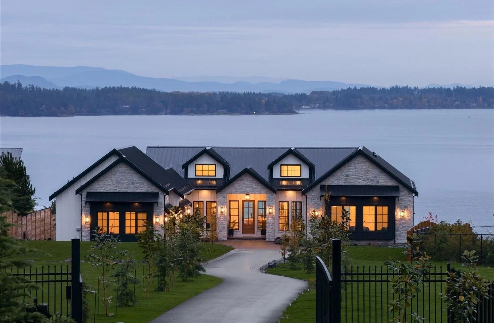 A Study In Coastal Luxury