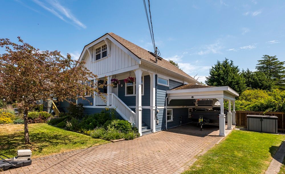 Oak Bay Family Home