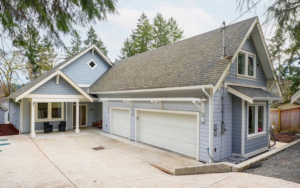Prospect Lake Home With Scenic Views