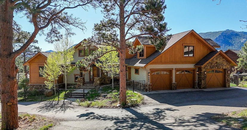 1049 Pine Knoll Dr