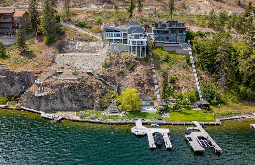 Lakeside Retreat In Sailview Bay With Spectacular Views