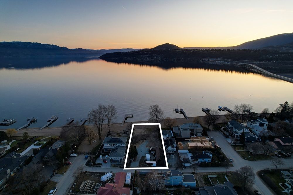Prime Lakeshore Lot