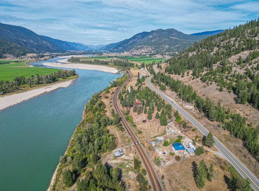 North Thompson 9-Acre Riverfront Retreat