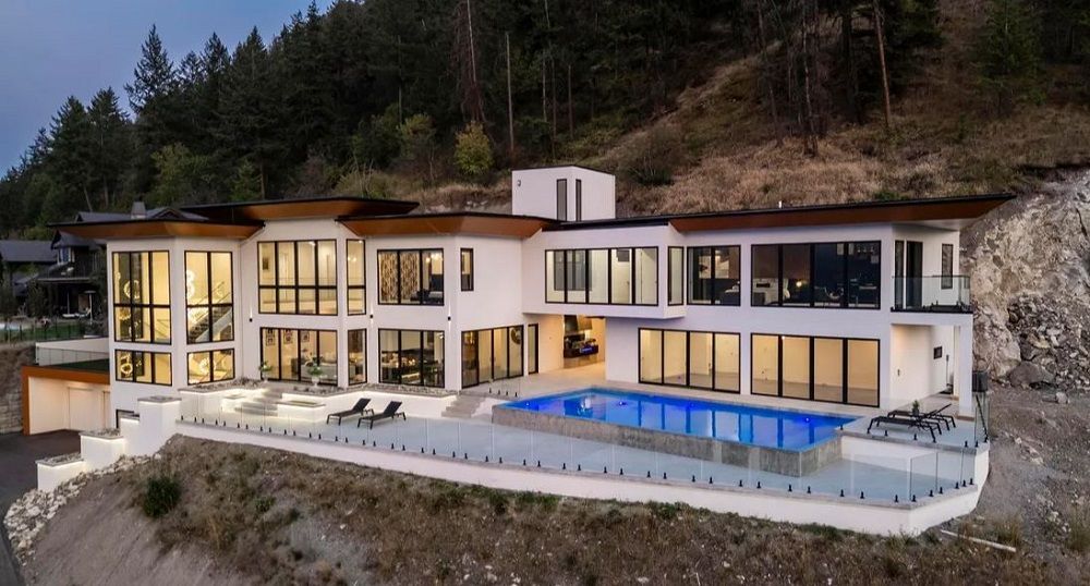 Ultra Luxurious Home