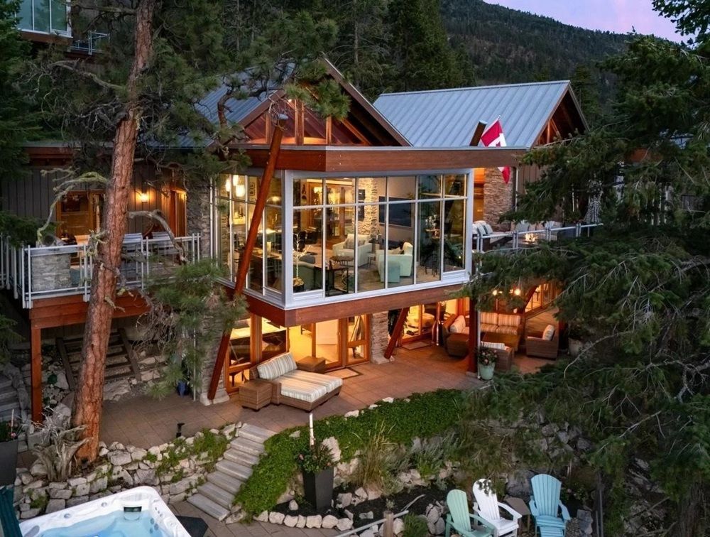 West Coast Masterpiece With Panoramic Views