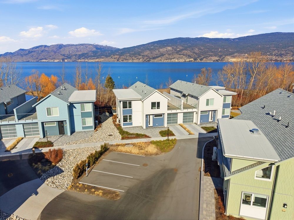 Waterfront At Lakehouse Summerland