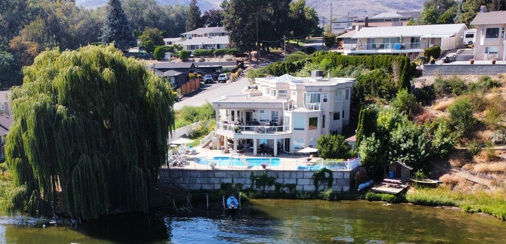 Ultimate Waterfront Living