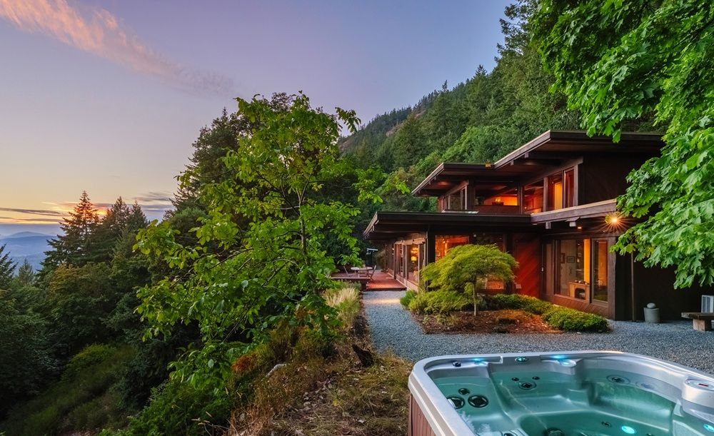 Pristine, Private Home Above Cowichan Bay