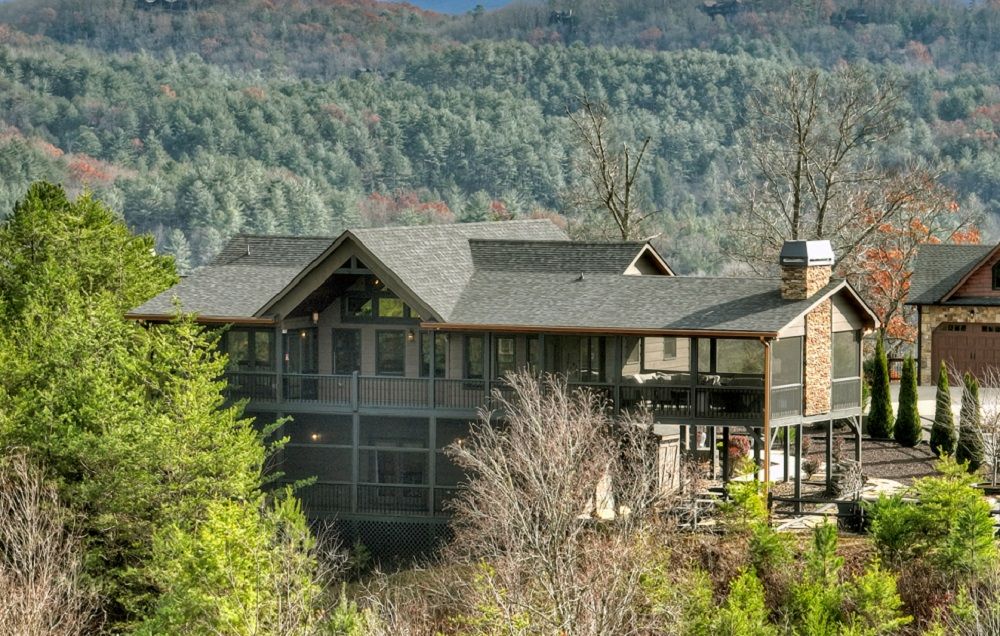 Stunning Mountain View Escape
