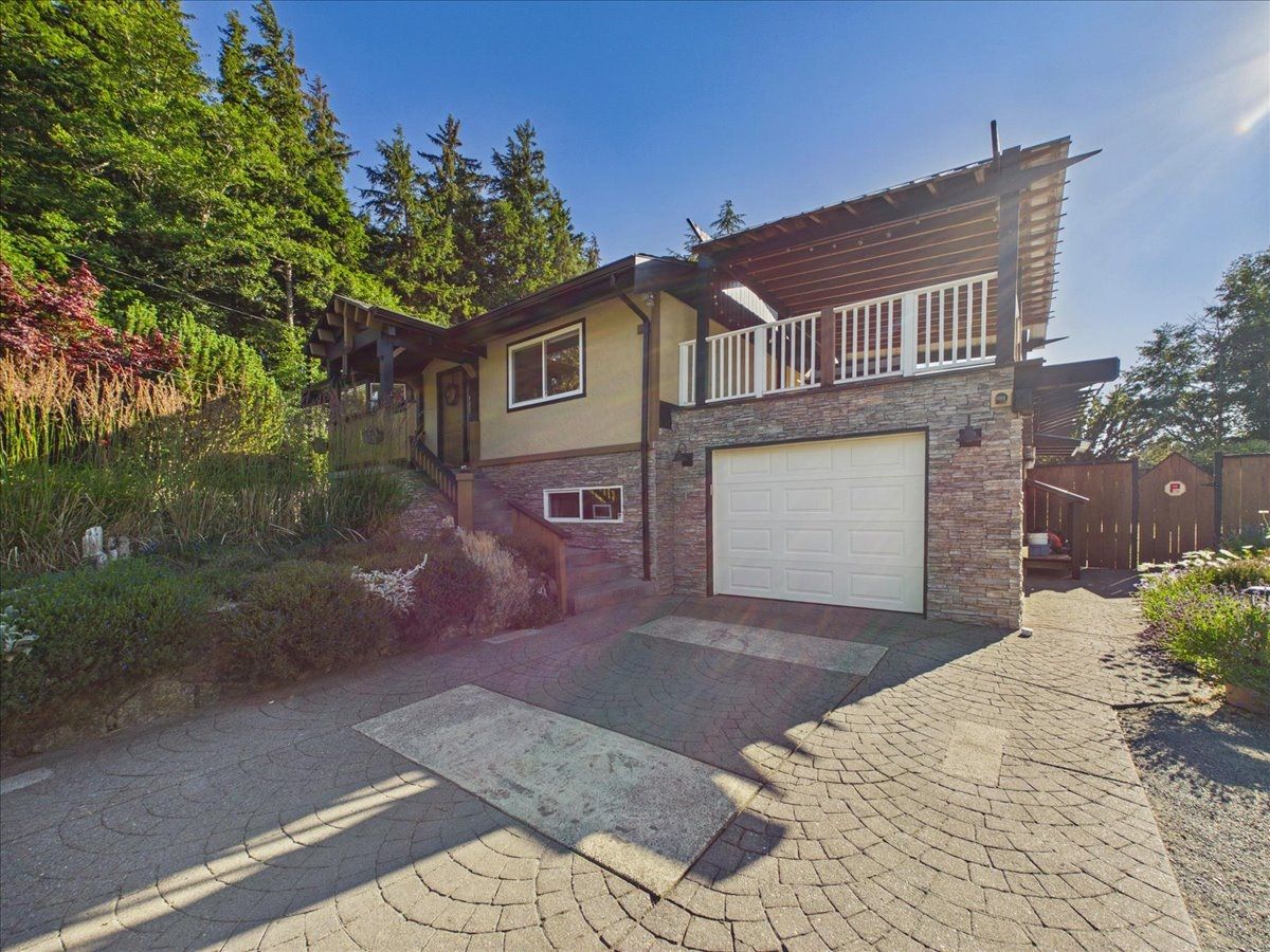 1638 Whiffin Spit Road