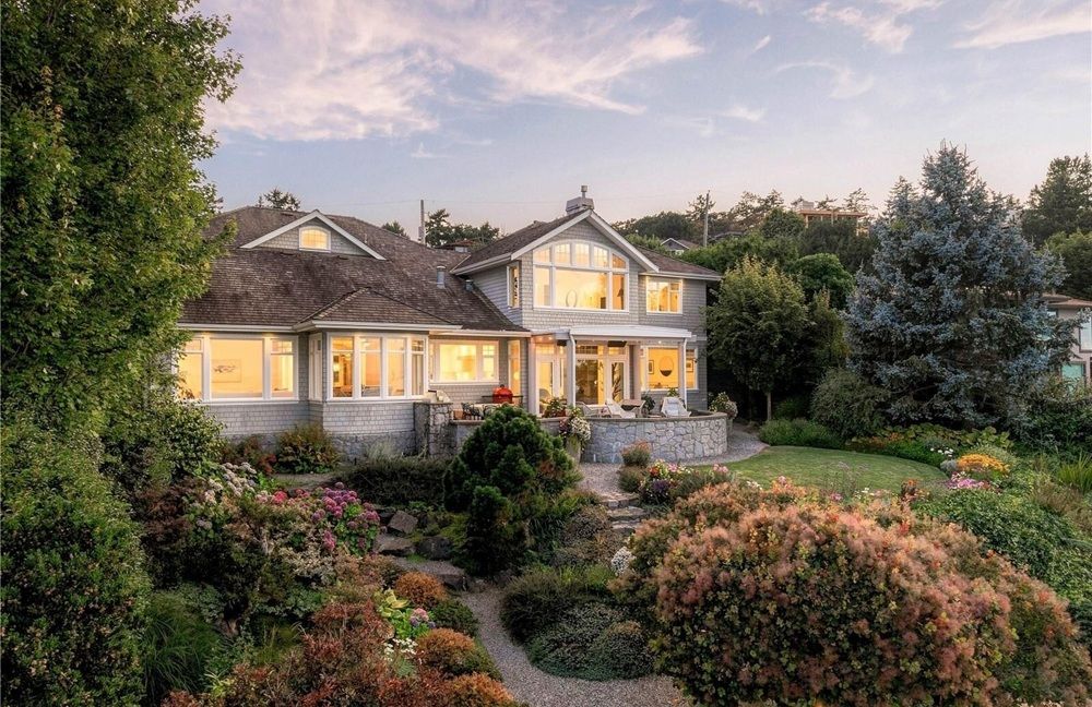 Private Waterfront Retreat