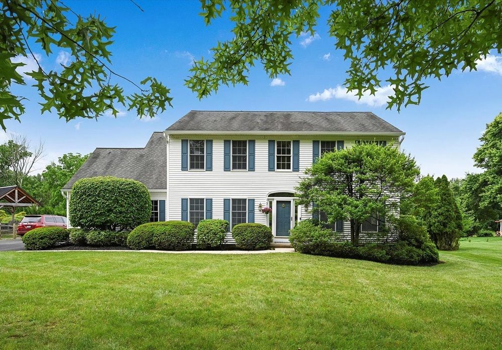 104 Brookhollow Drive