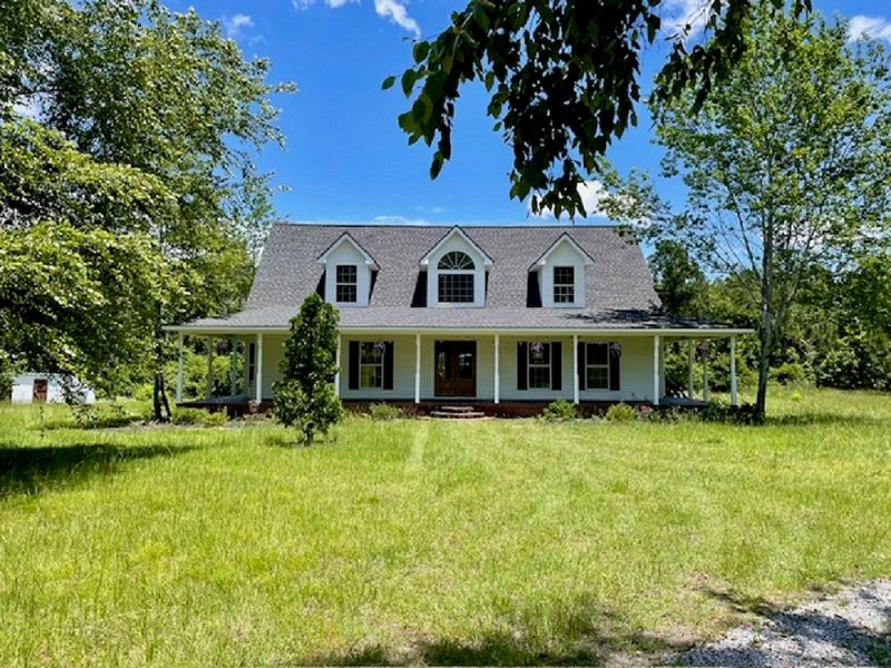 Your Dream Farmhouse Awaits!