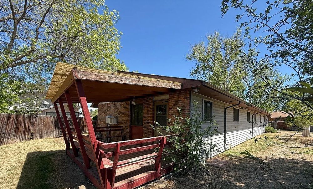 914-916 Red Fir Pl.