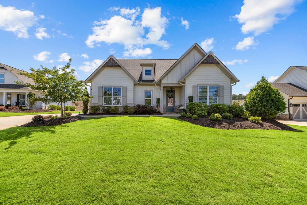 1041 Pinehurst Drive