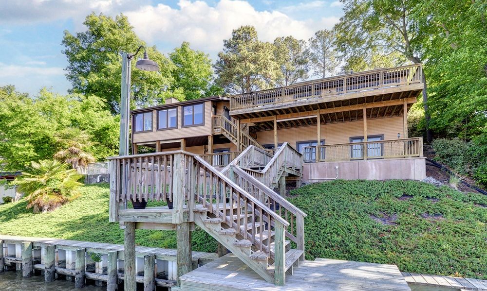 Stunning Newport Waterfront Haven