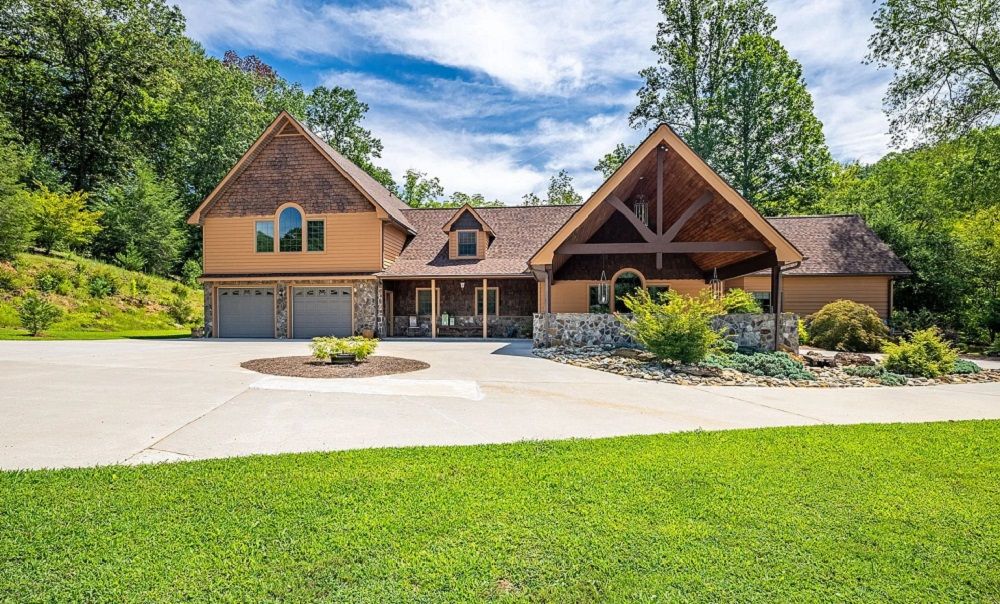 198 Stonecreek Drive
