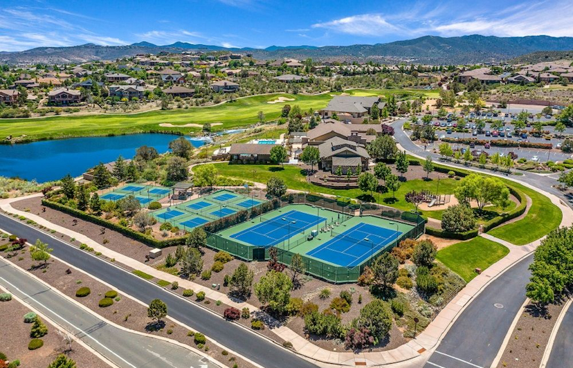 Luxurious Living In Prescott Lakes