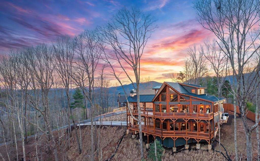Luxury Living In Blue Ridge