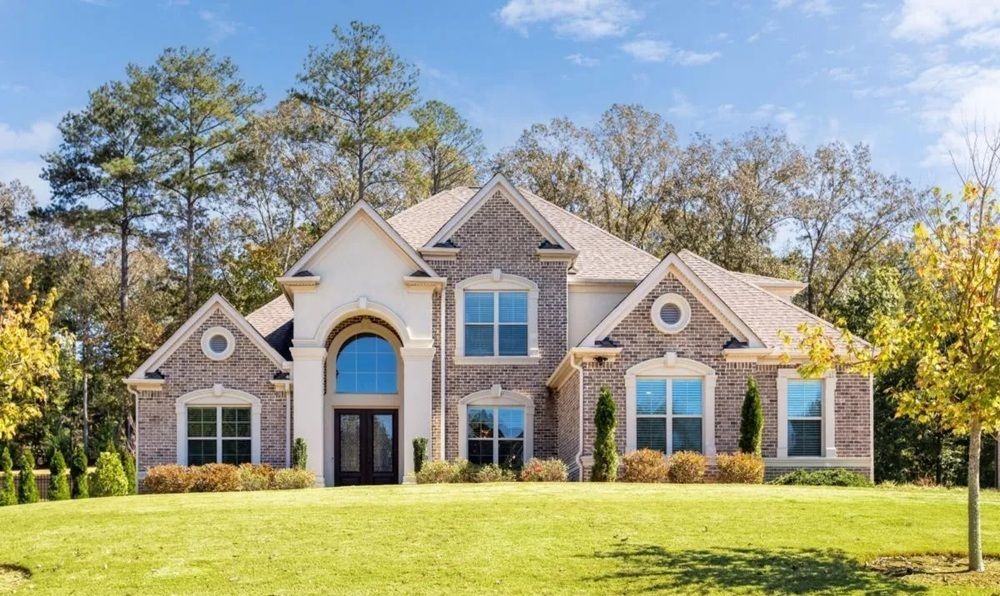 Experience Quiet Luxury In The Heart Of Montclair Estates