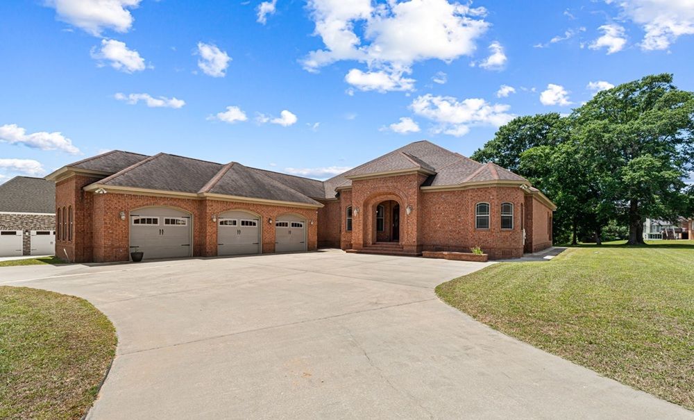 215 Little Hickory Dr
