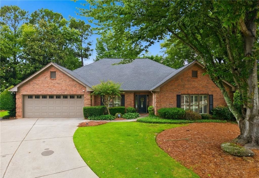 965 Knoll Crest Court