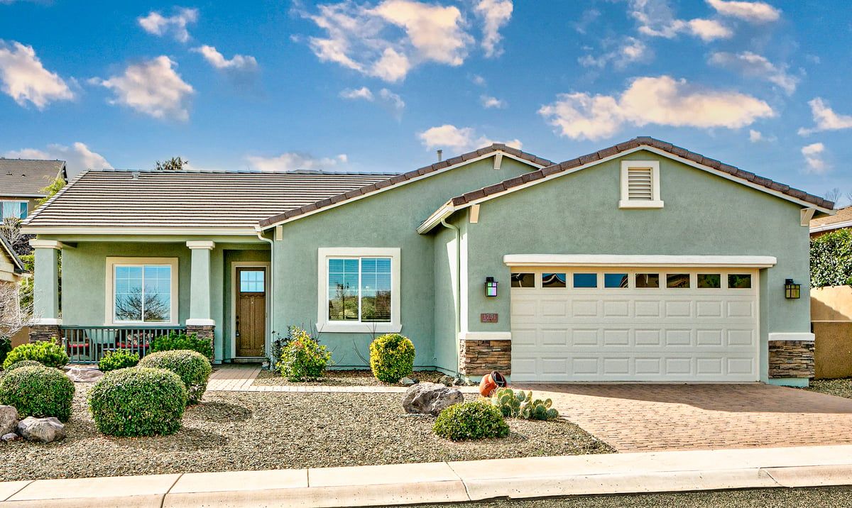 Prescott Lakes Living