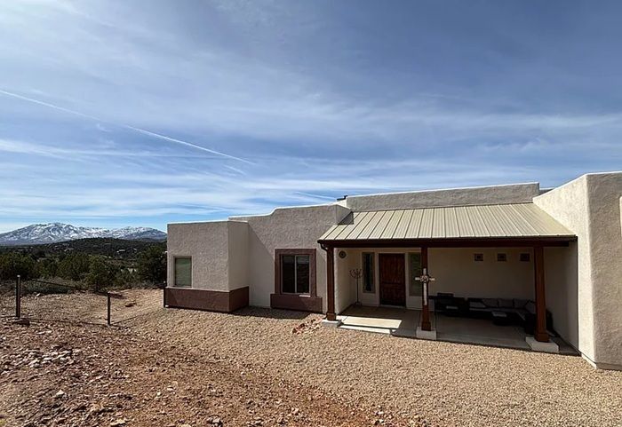 Contemporary Farmhouse Estate On 5.45 Acres With Sweeping Granite Mountain Views