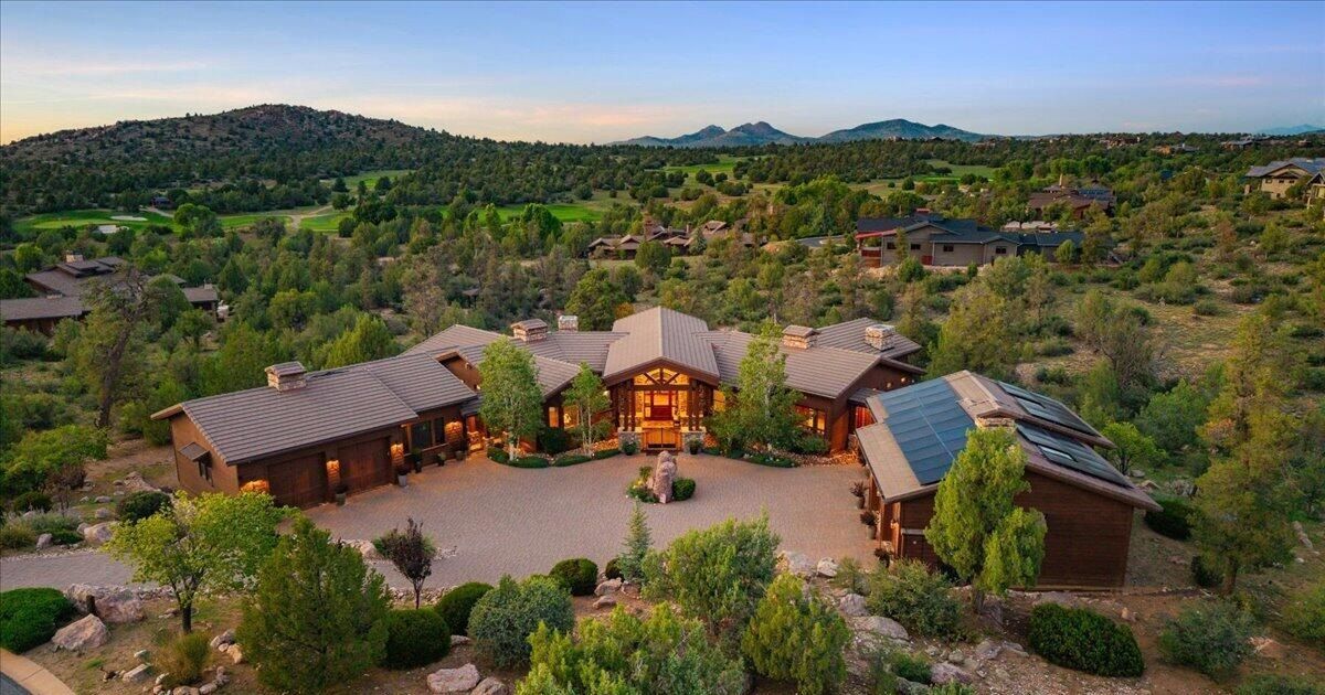 Exceptional Mountain Ranch Estate Showcasing Unrivaled Golf And Mountain Views