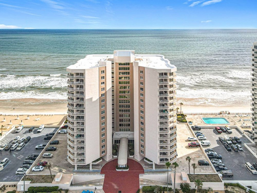 2967 S Atlantic Ave Apt 404