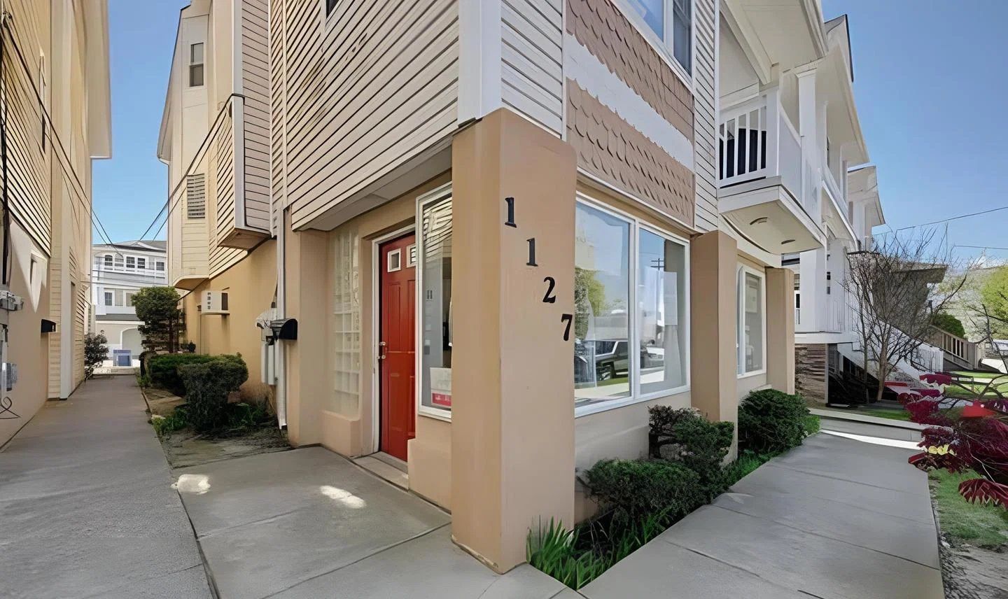 1127 Asbury Ave #1