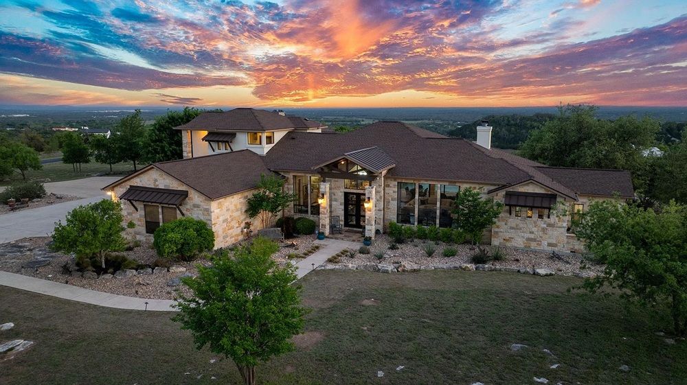 Stunning 3-Acre Estate In Eagles Nest, Burnet County