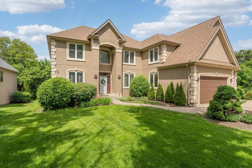670 Leslie Ct