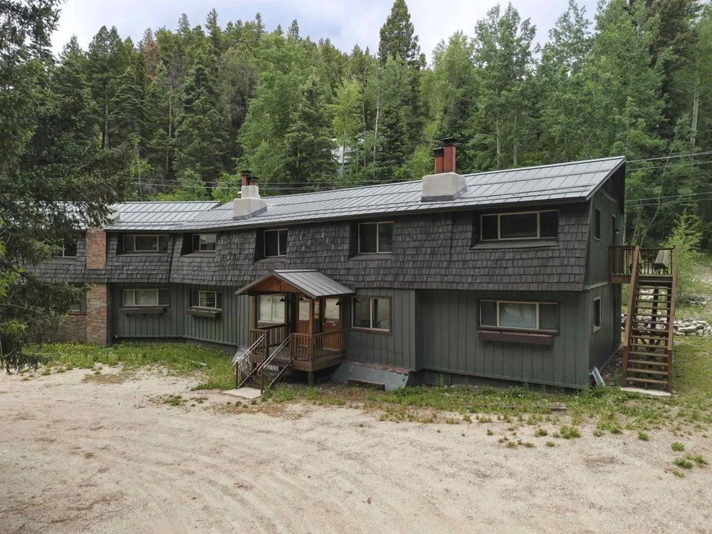 1074 Highway 150 Unit 7 And 14