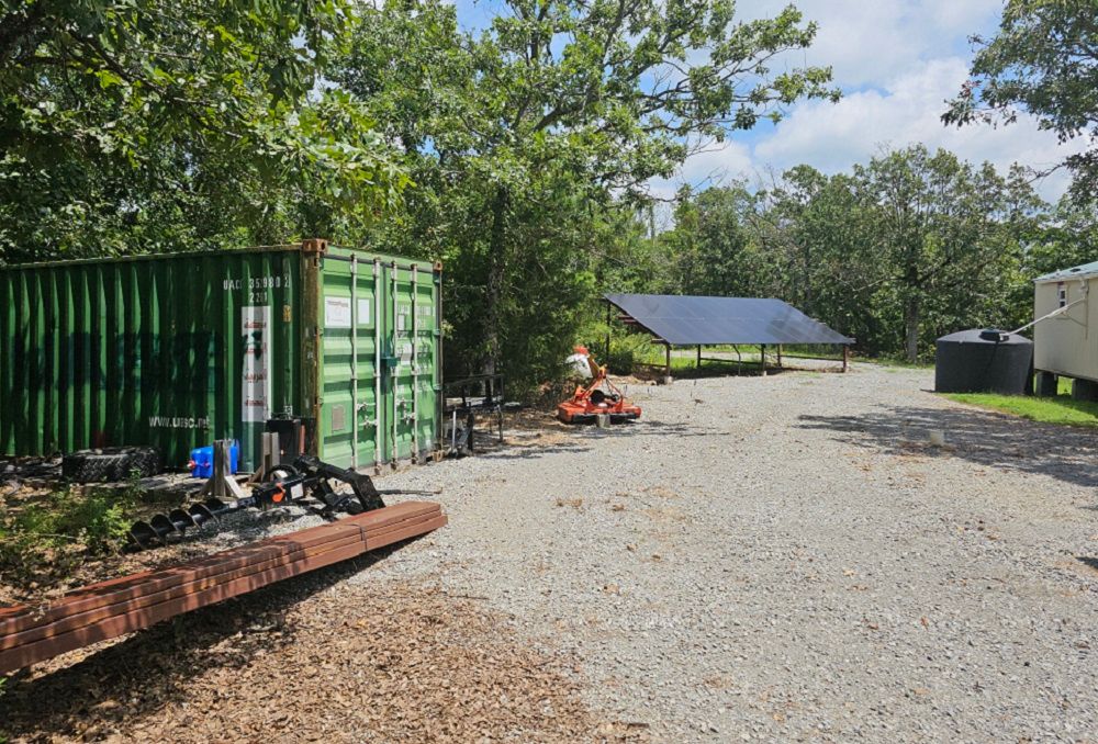 ‘Off Grid Life’
