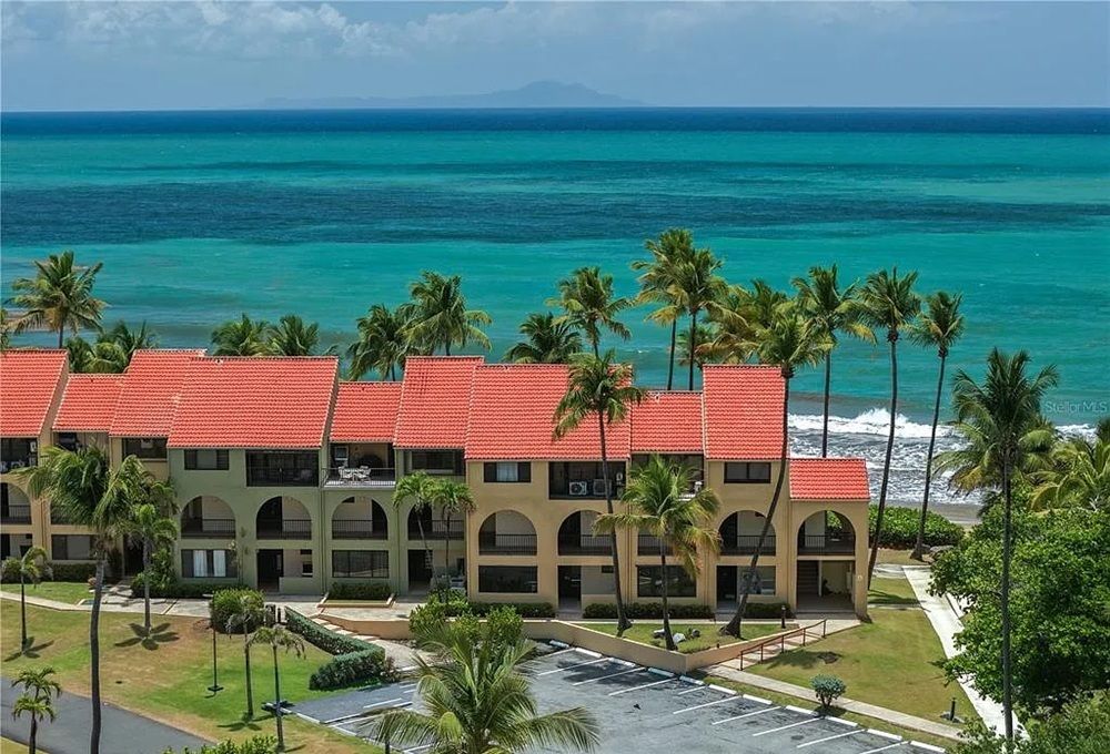94 Beach Village Dr