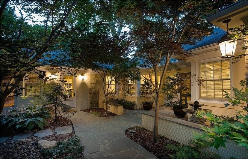 Lovely Home In Hamilton Lakes.