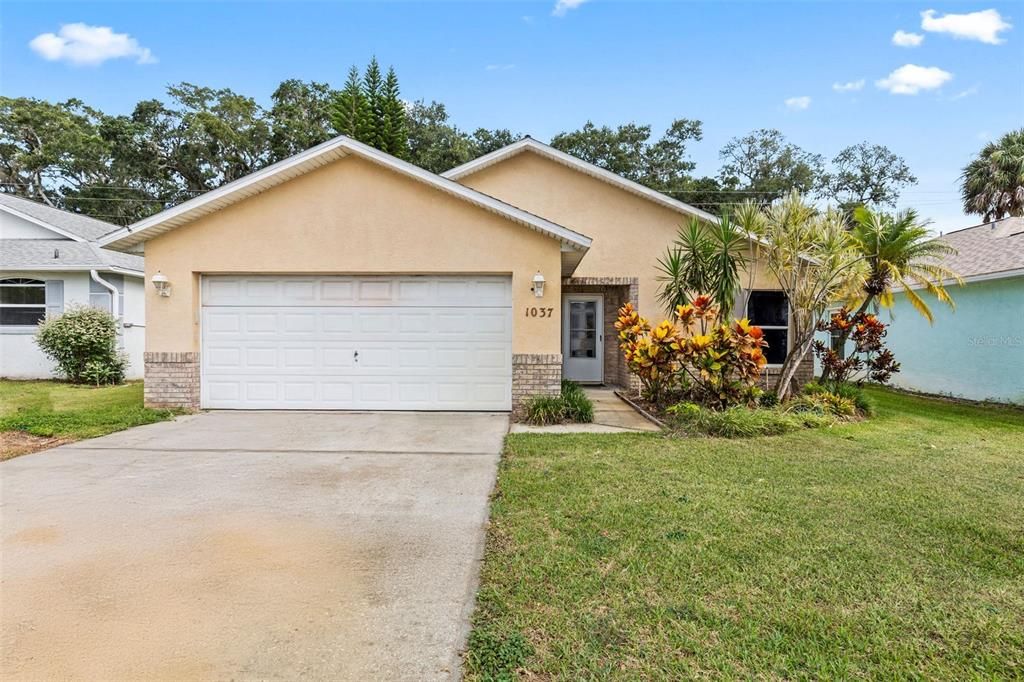 1037 Deer Springs Rd