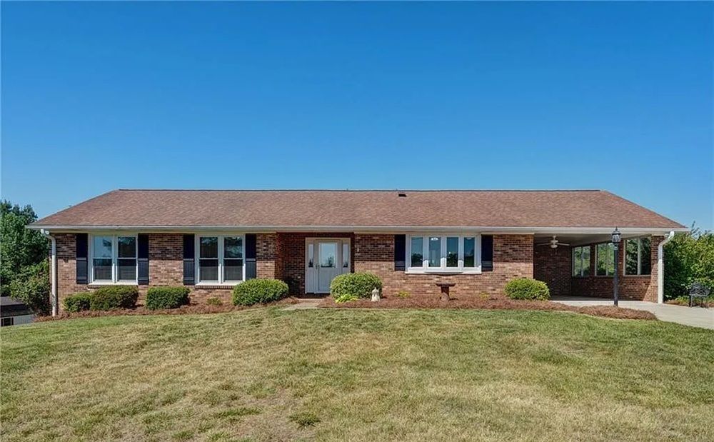 Private Country Living On 10.5 Acres
