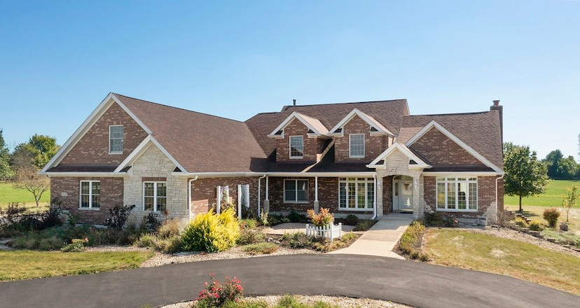 Charming Estate On 14.4 Acres Just Outside Oswego
