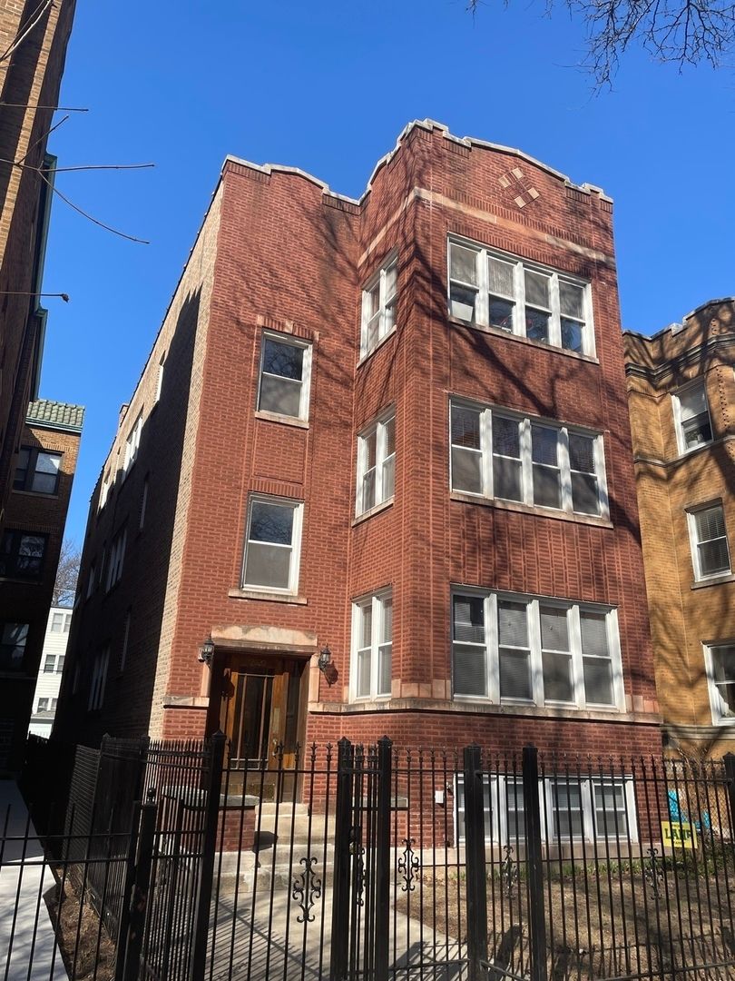 2020 W Farragut Ave Unit 2
