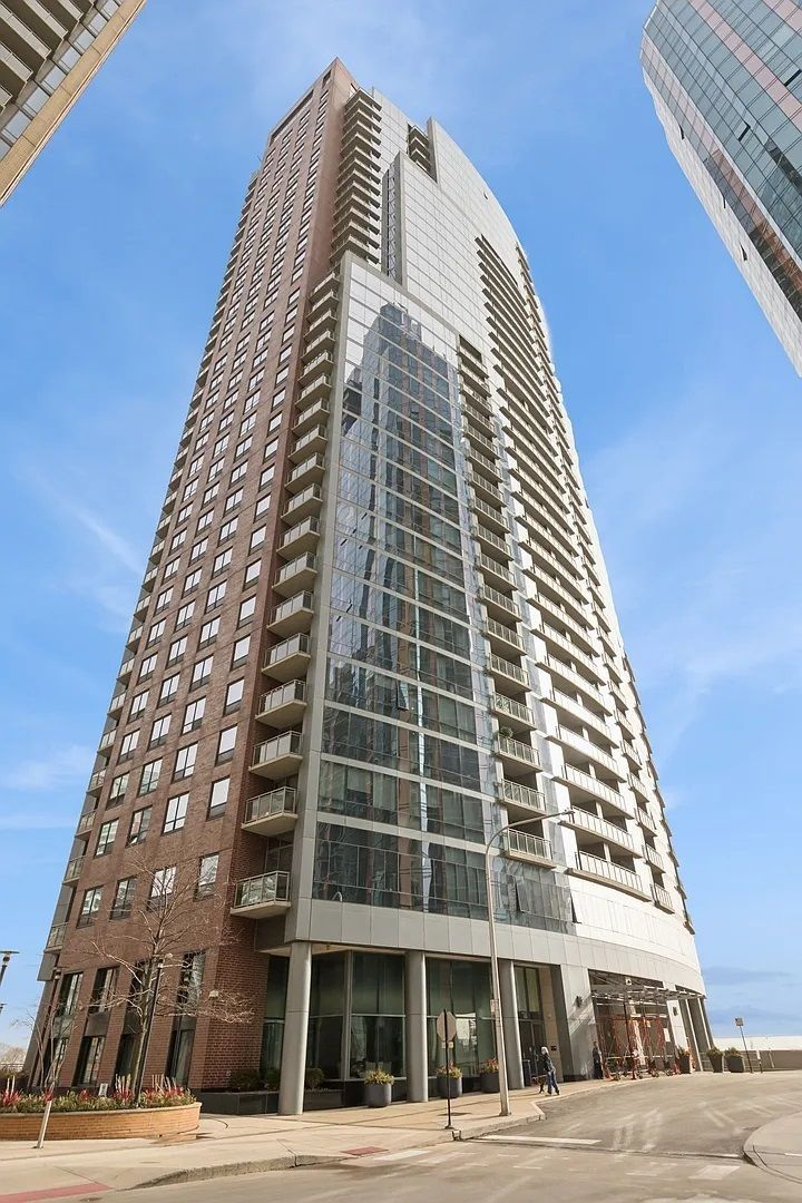 450 E Waterside Drive #402