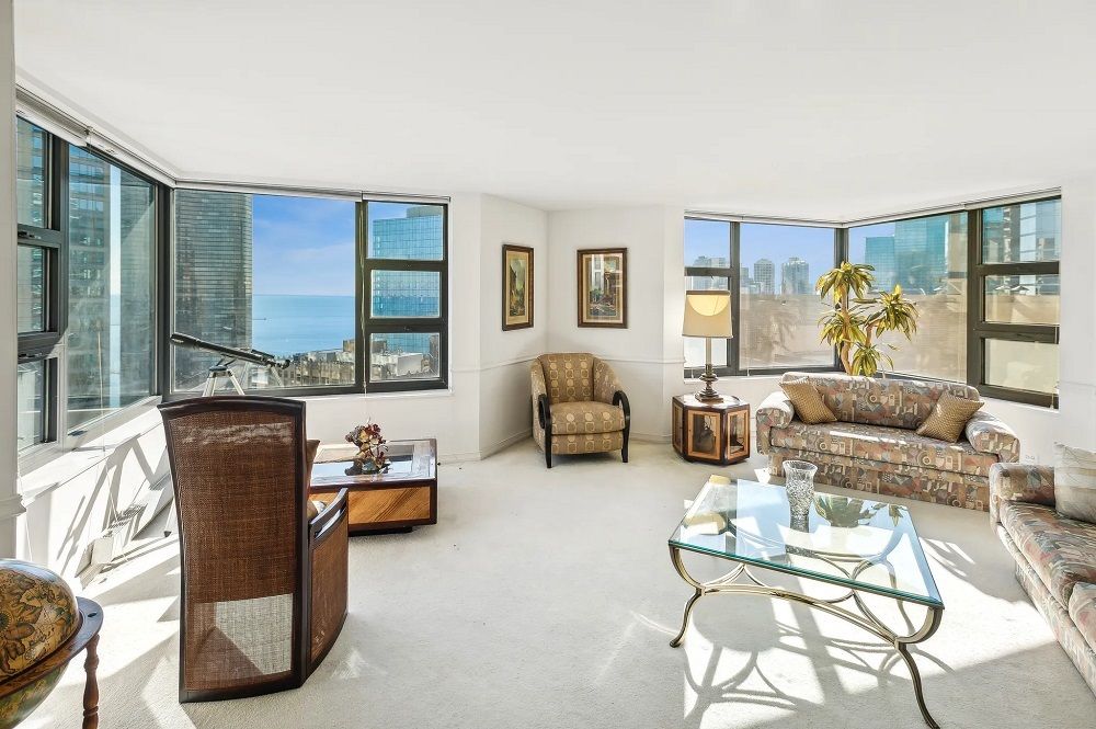 401 E Ontario Street, Apt 4106