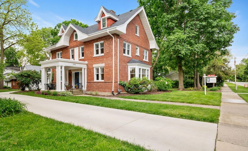 352 Elm St