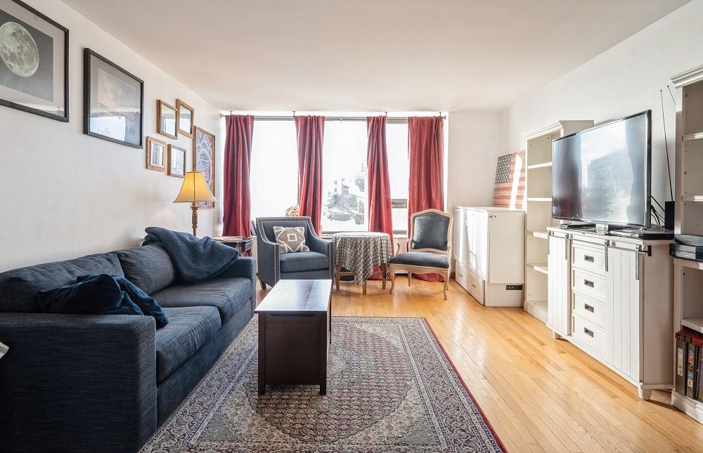 3930 N Pine Grove Ave #604