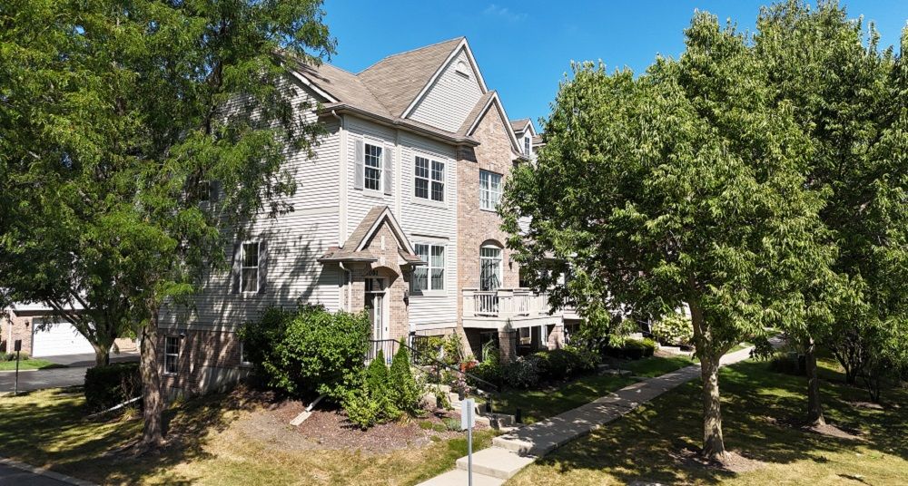1081 Bartholdi Court