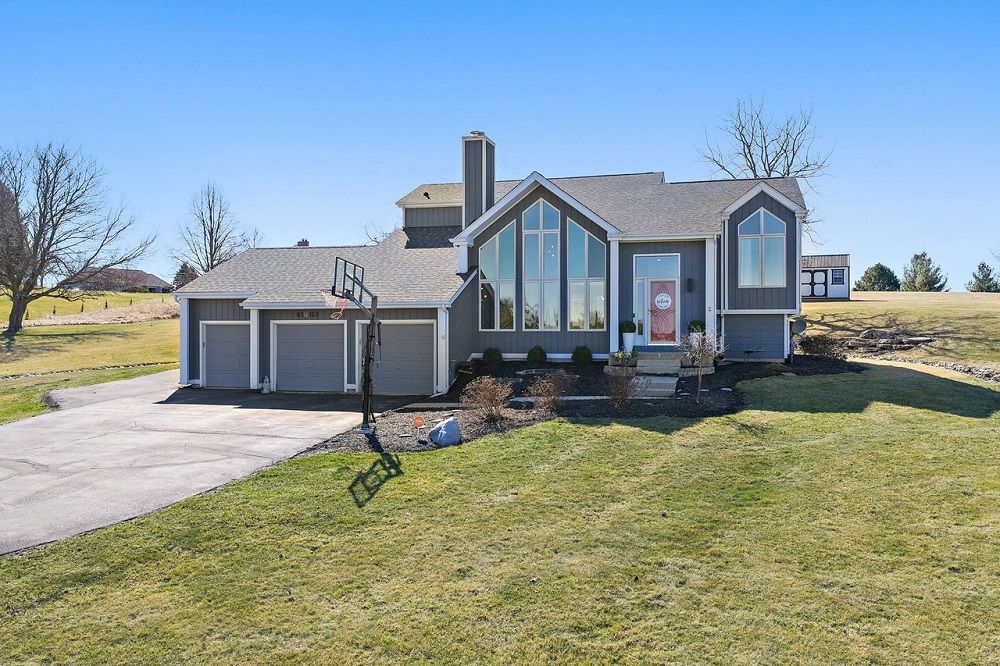45W169 Hillview Lane