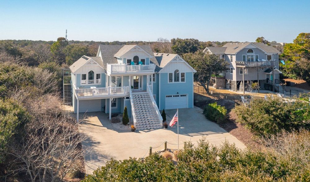Charming Home In Golf Community