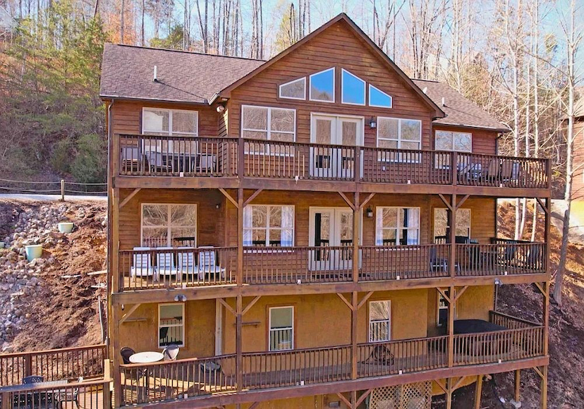 Lakefront Luxury Living